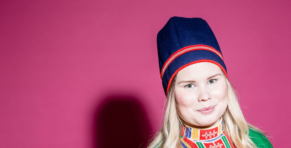 Bild på lulesamisk klädsel